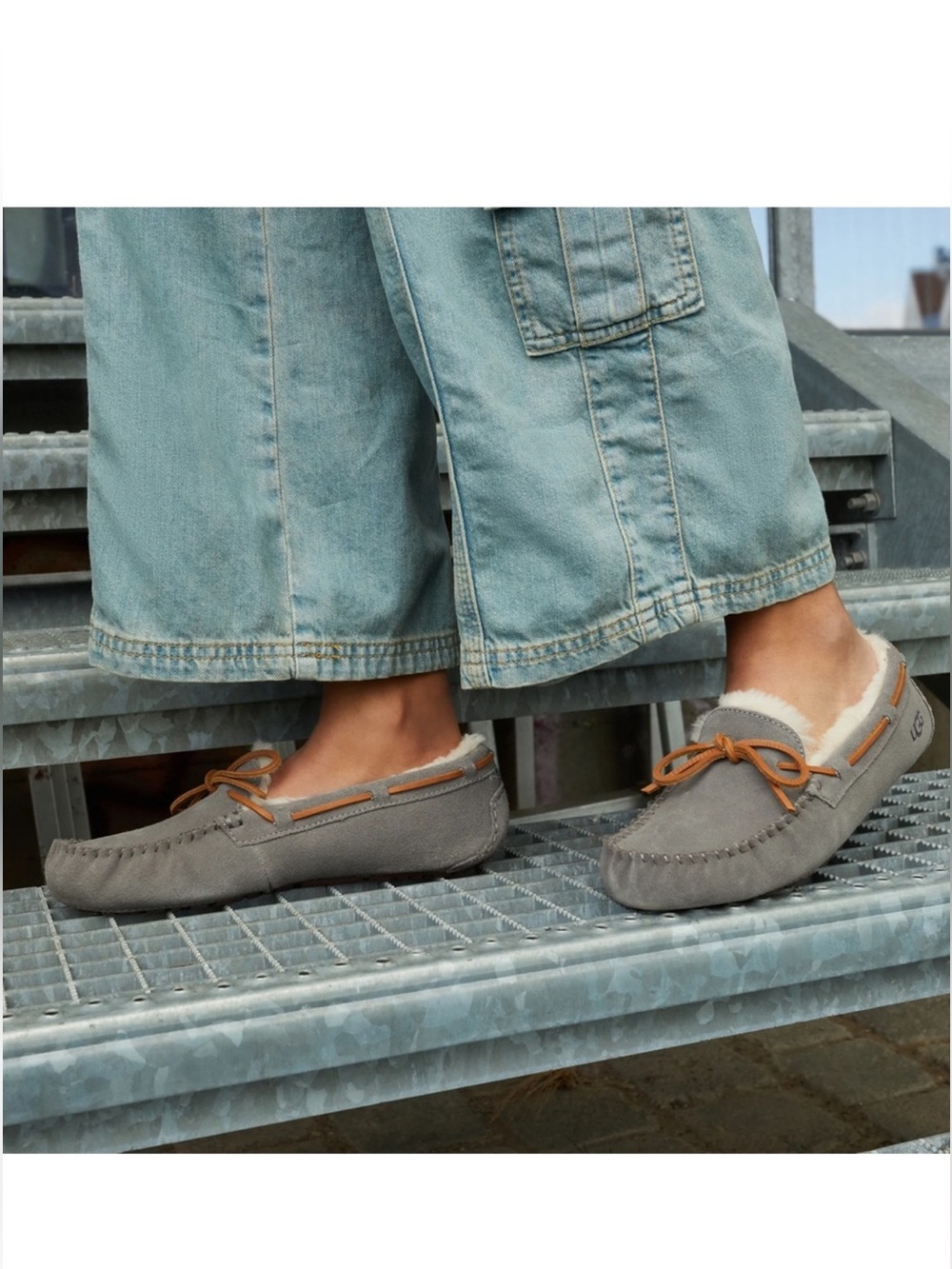 UGG Dakota Slipper Pewter Gray
Size 9
